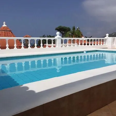 La Victoria: Tenerife North Coast With Private Pool Holiday home *